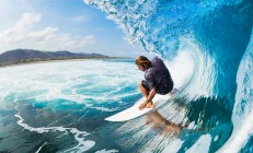 米兰体育官方网站-跨界统治力，从吉林男篮的团队胜利到库里在F1赛道的关键接管