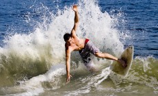 ac米兰下载-若日尼奥的锁链与威尔士的绝杀，一场战术与意志的双重奏