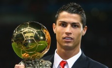 米兰体育app入口-雷霆轻取凯尔特人，保罗扛起全队，老将的智慧与坚韧