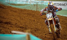 ac米兰官网-冰与火的碰撞，吉林战术铁幕如何锁死湖人，切特一锤定音