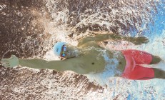 ac米兰体育官网-佩雷兹状态火热，梅赛德斯上演惊天逆转，索伯车队痛失好局