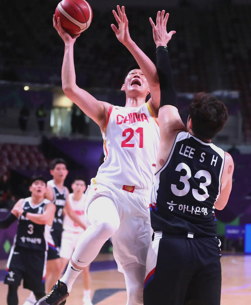 包含亚洲杯篮球比赛进入半决赛阶段，战况激烈的词条