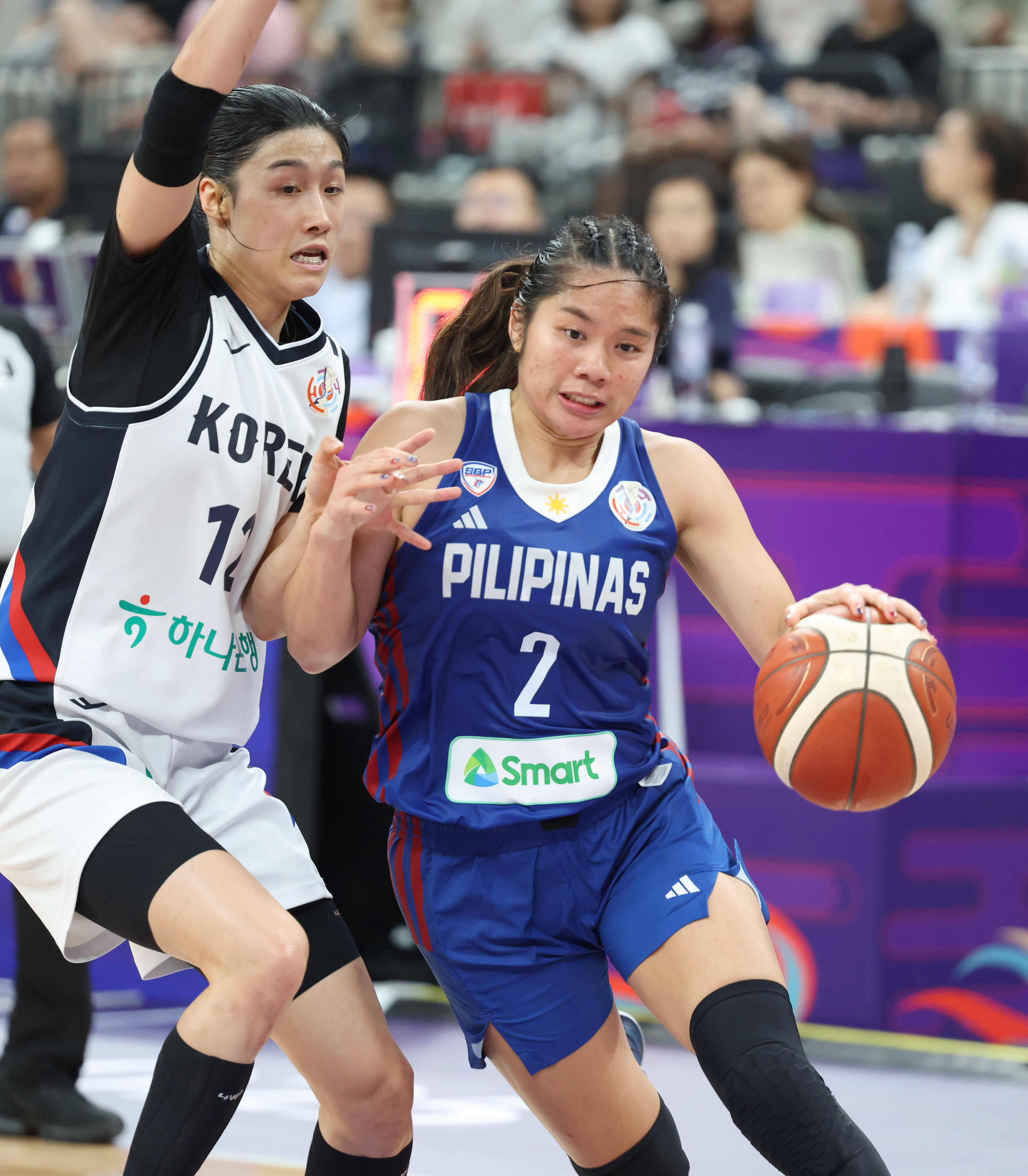 包含亚洲杯篮球比赛进入半决赛阶段，战况激烈的词条