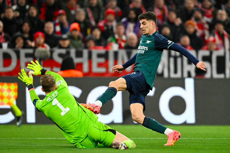 拜仁鏖战西班牙，格纳布里惊艳世界的简单介绍